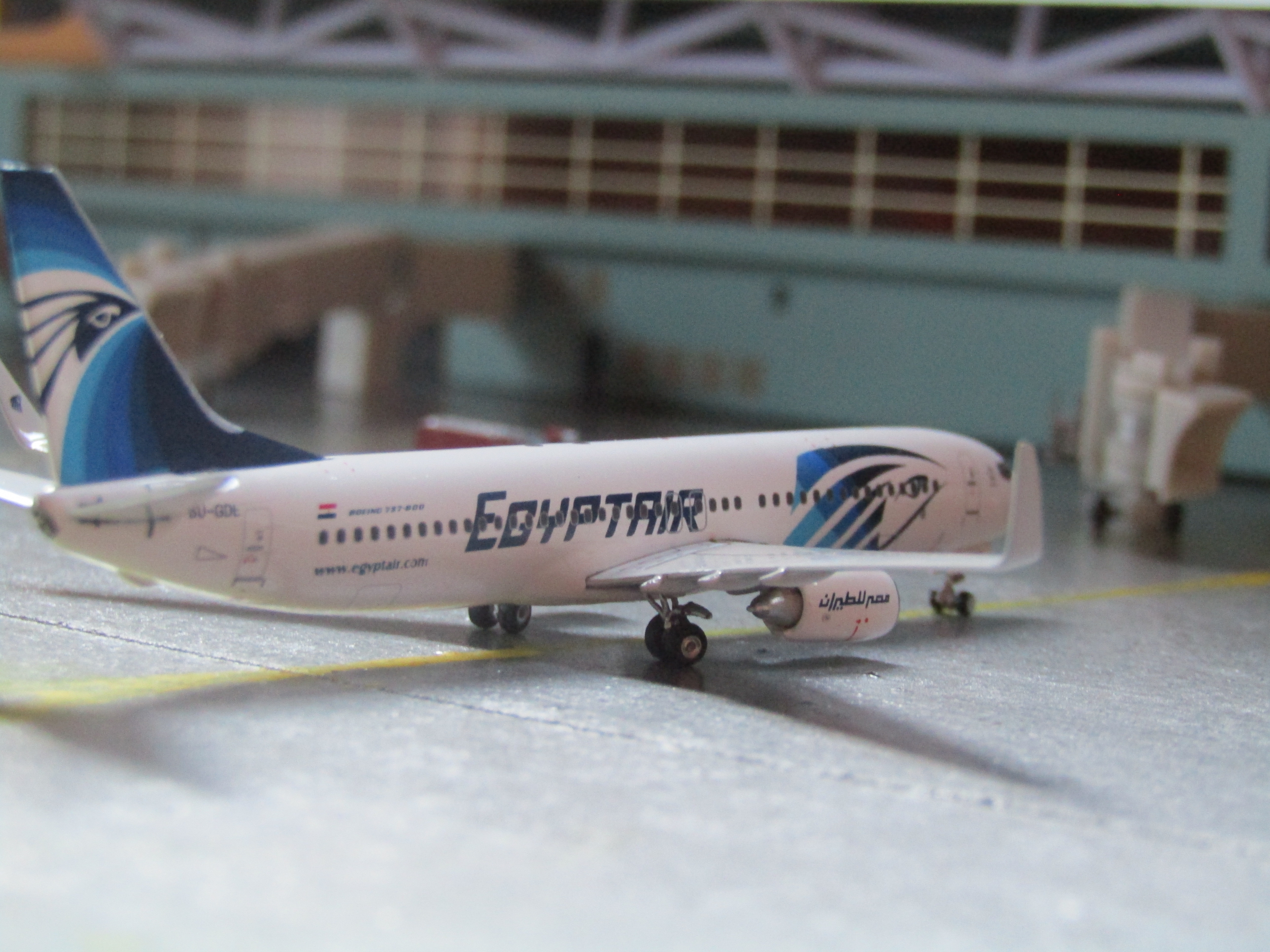 EgyptAir 737 - 1:400 Model Airport - Airline Empires