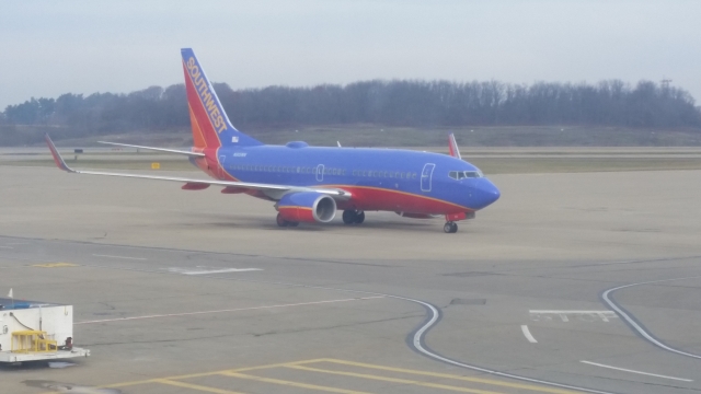 Southwest 737 pulling into gate A1