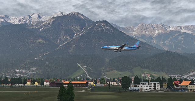 Tui 738 Landing in LOWI (Innsbruck)