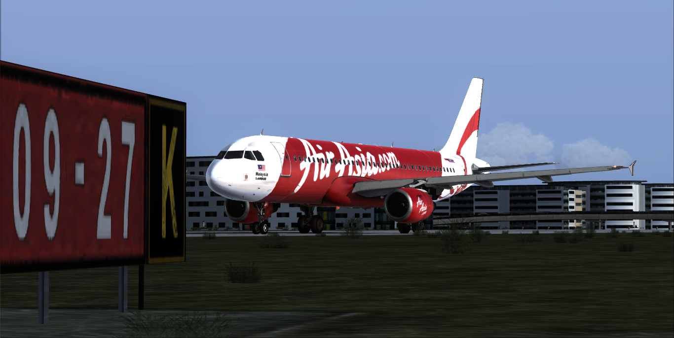 AirAsia A320 @ London City Airport (LCY)
