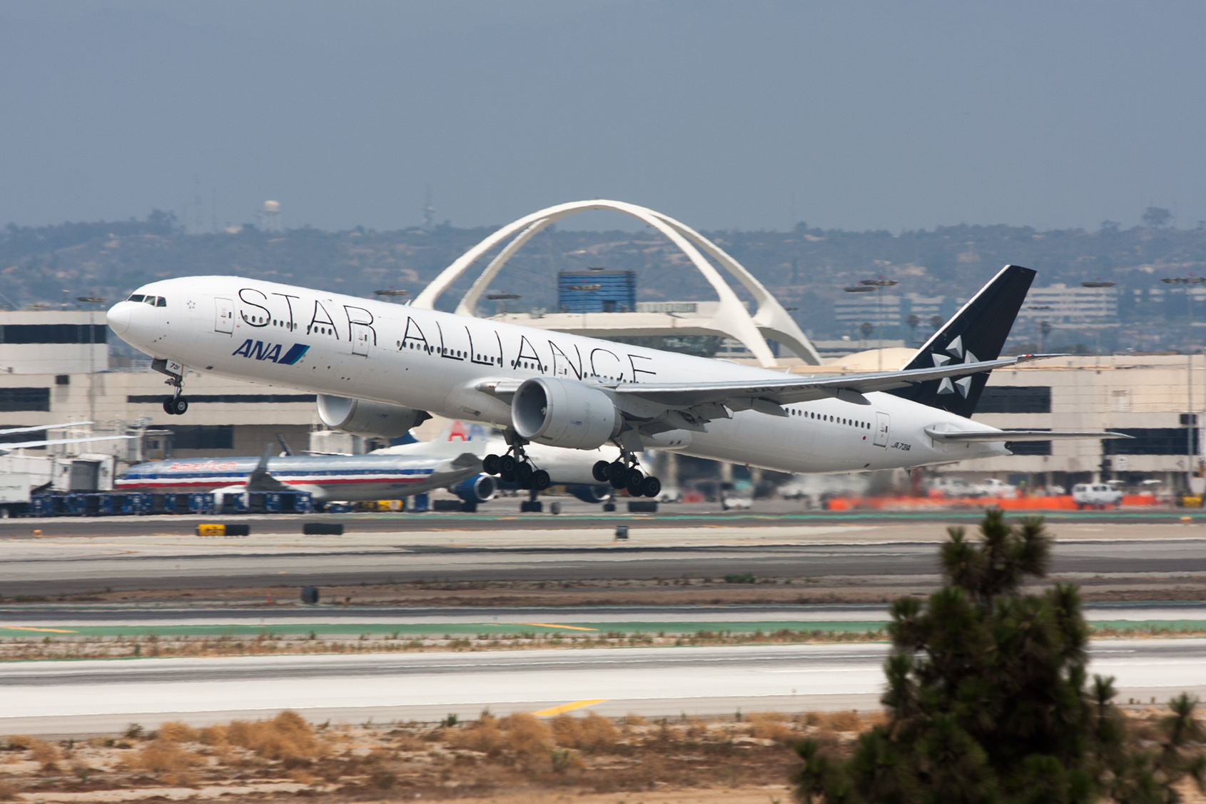 Ana 777 300er Star Alliance Livery Departing Lax Yuxi S Photos Gallery Airline Empires