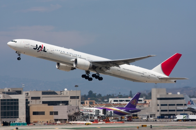 Japan Airlines 777-300ER Departing LAX