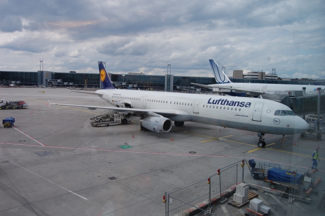 Lufthansa A321-200/United Airlines B777-200ER @ EDDF