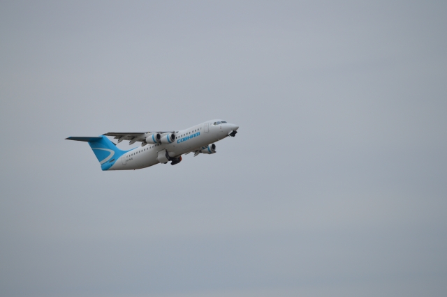 Cobham RJ100 departing ADL