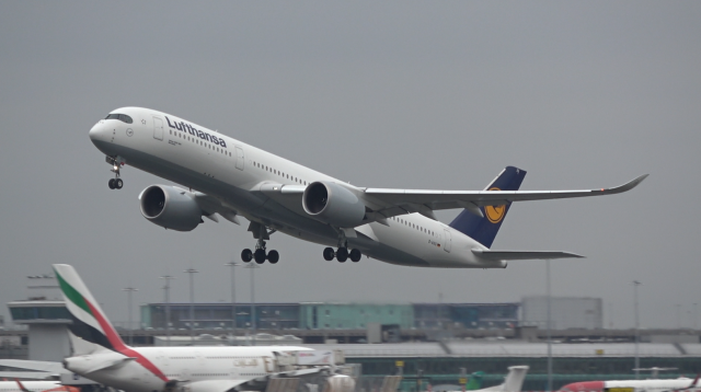 Lufthansa - A350-900 - D-AIXG - Manchester Lufthansa - A350-900 - D-AIXG - Manchester