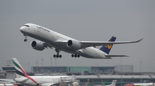 Lufthansa - A350-900 - D-AIXG - Manchester