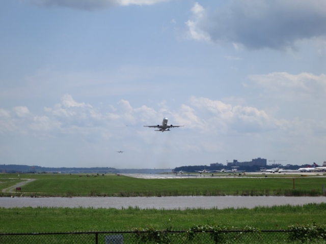 Runway operations at DCA, facing south.