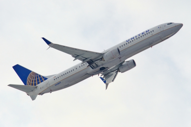 United 737 departing Newark