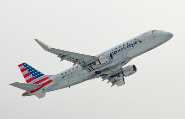 American E-175 departing Newark