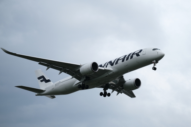 Finnair A350-900 OH-LWF Landing at JFK