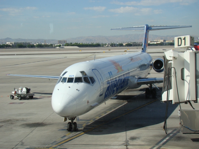 Allegiant Air MD-83 N425NV