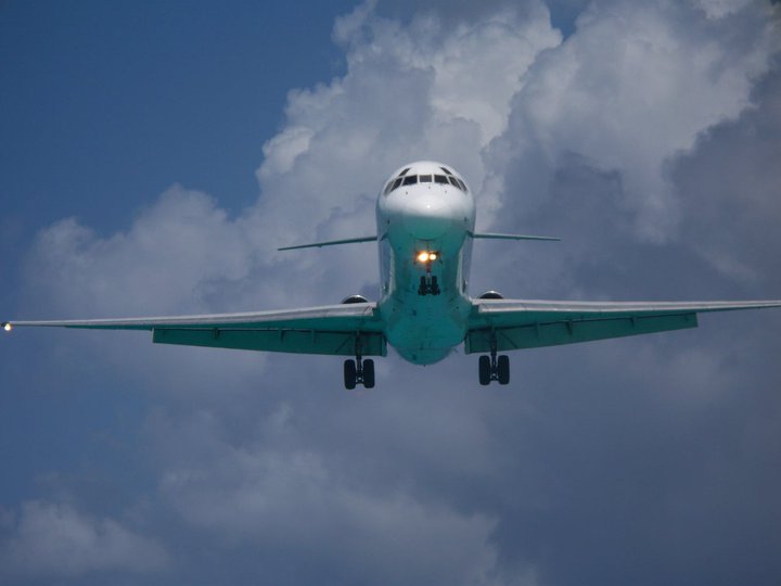Insel Air MD-83