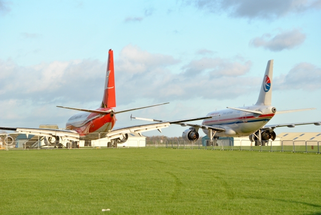 N216AP (B-2632) + N303SF (B-2332) | Apollo Aviation B73G (Shanghai Airlines) + GECAS A319 (China Eastern) | Kemble