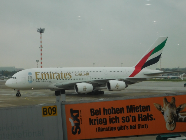 Emirates A380 800 A6 Eew Taxiing At Dusseldorf Int Old Snaps Gallery Airline Empires