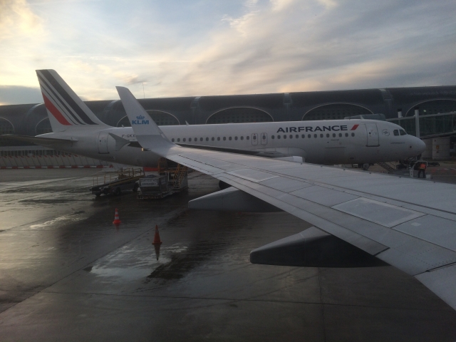 In a KLM 737, Looking at Air France (A320?) at CDG